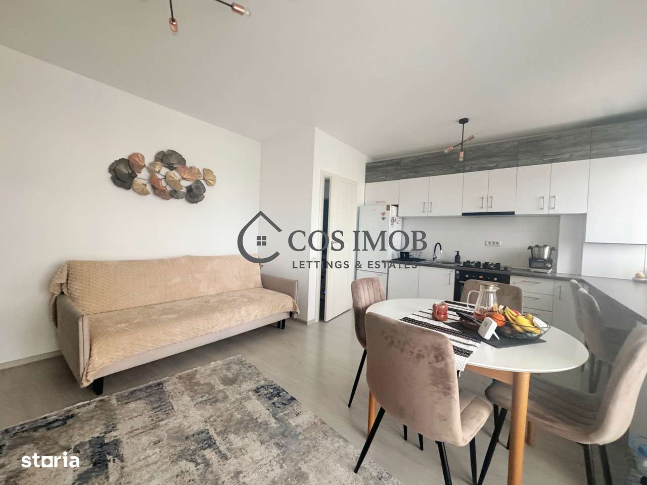 De vânzare apartament 3 camere , Vivamus, zona Coresi-1