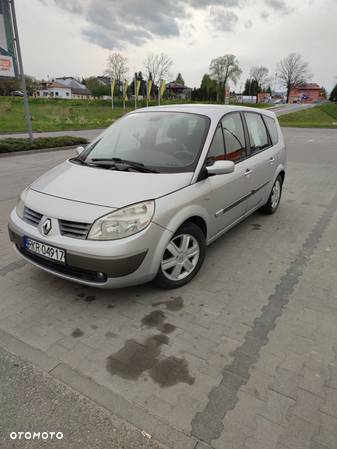 Renault Grand Scenic - 21