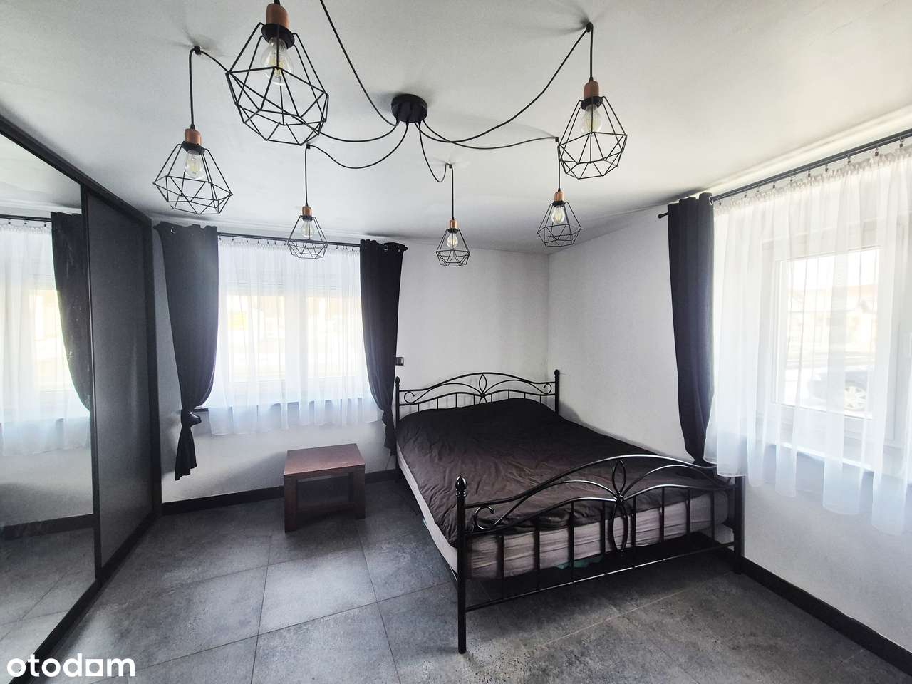 Duże mieszkanie na parterze z dwoma miejscami parkingowymi na własność-7