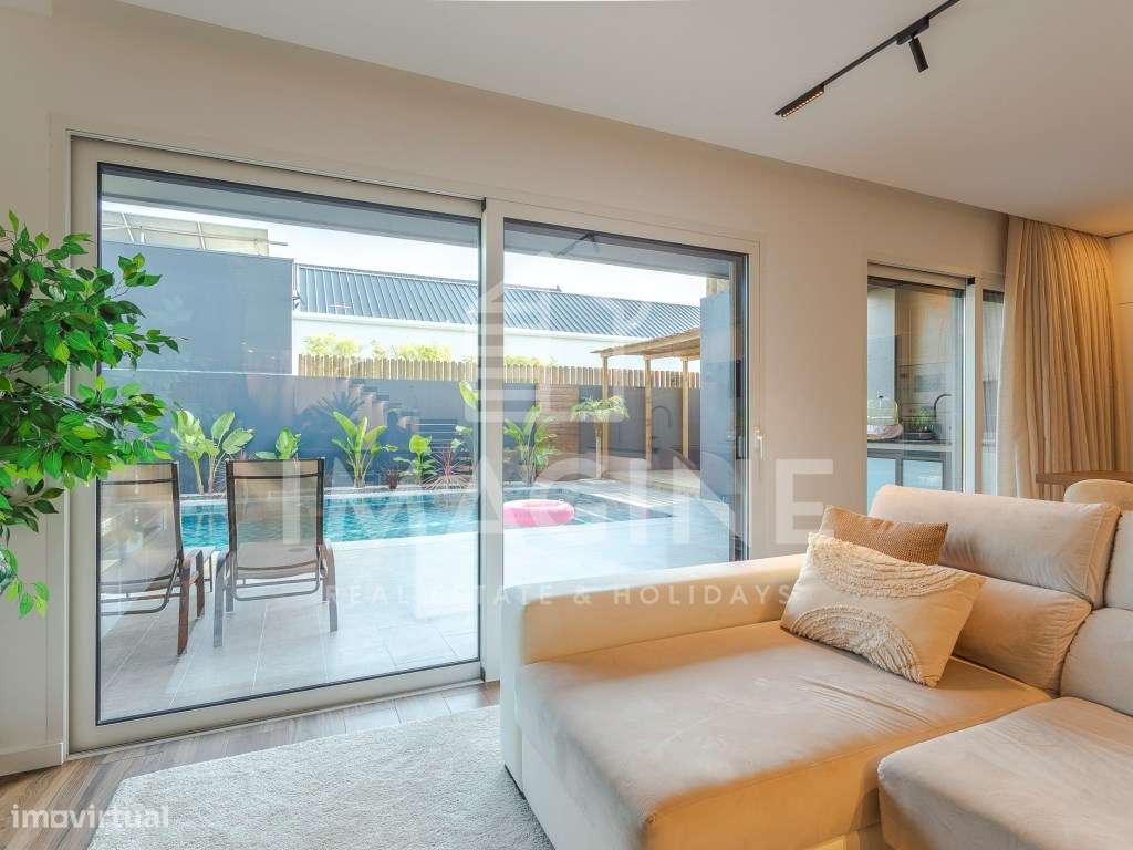 Moradia V2, de Arquitetura Moderna com Piscina e jardim - Urbanizaç...-17