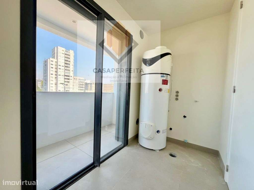 Apartamento T3 Novo com Varanda Generosa e 2 Lugares de Garagem - E... - Grande imagem: 4/26