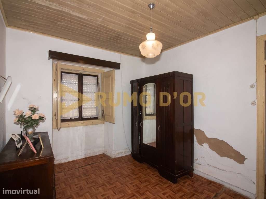 2 Moradias T3 para Recuperar em Penafirme da Ventosa, Alenquer-8