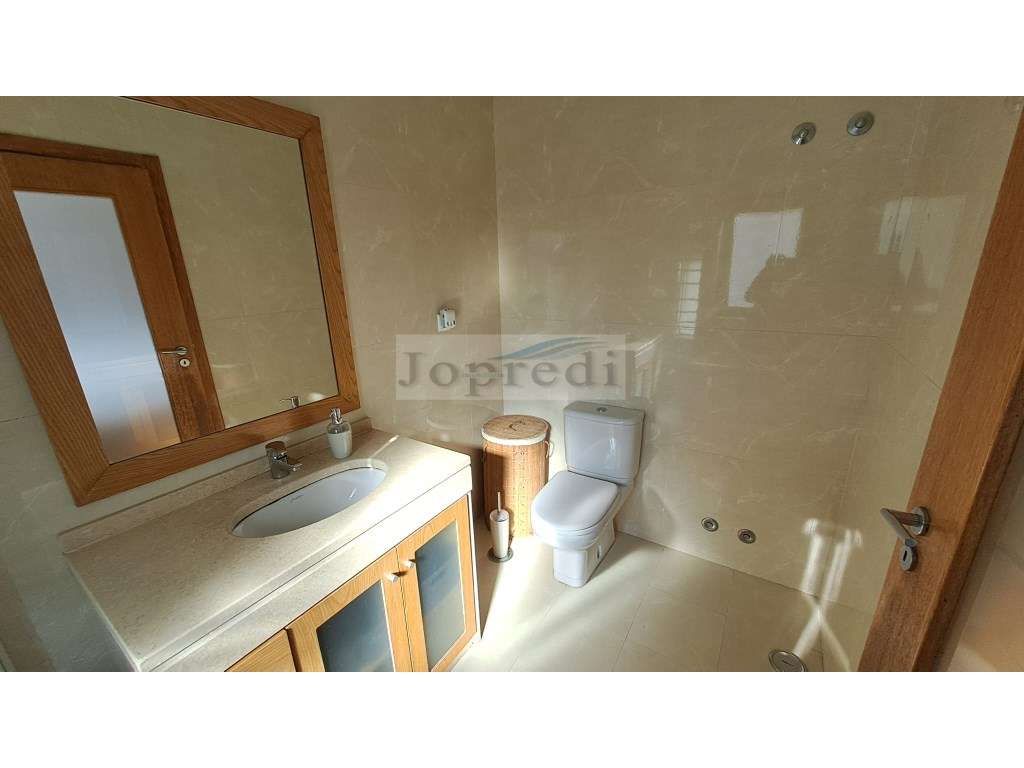 Apartamento T2 em condomínio Fechado na Beloura II-20