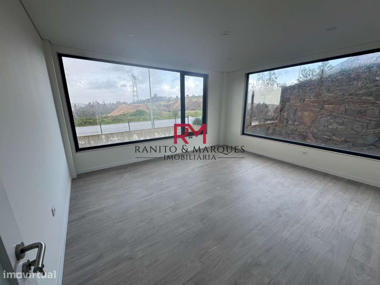 ESCRITÓRIO PARA ARRENDAMENTO - GANDRA, PAREDES - Grande imagem: 2/21