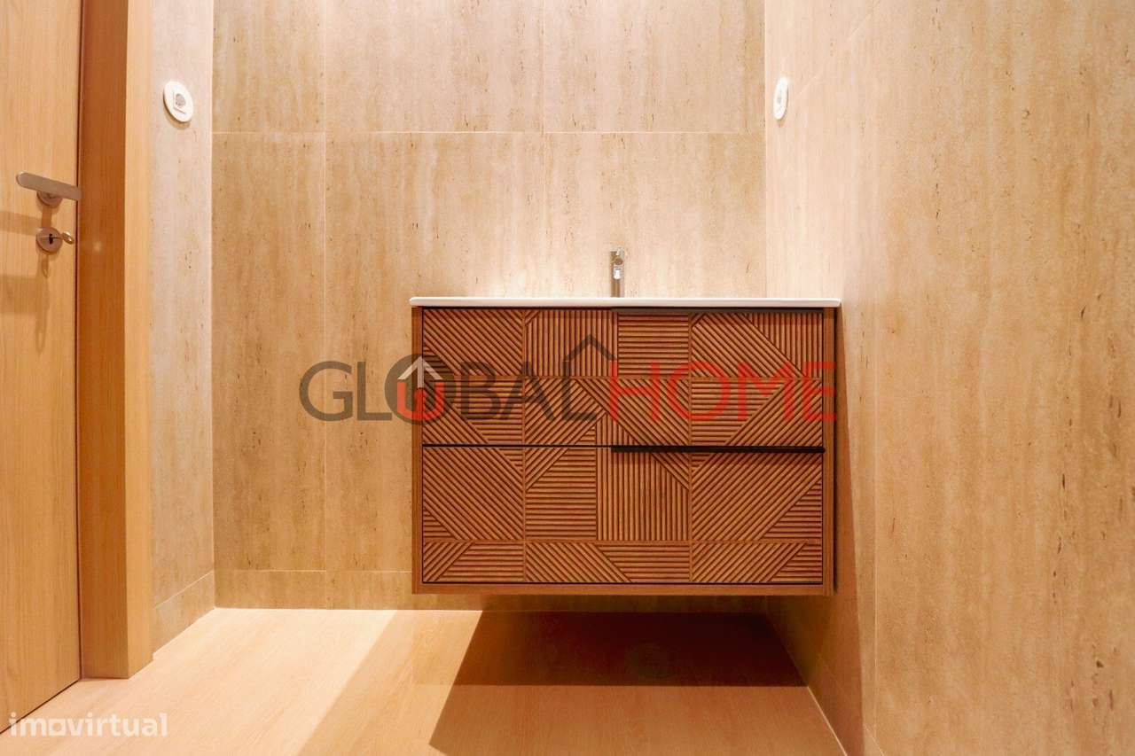 Apartamento T2 Renovado com Terraço em Fânzeres-51