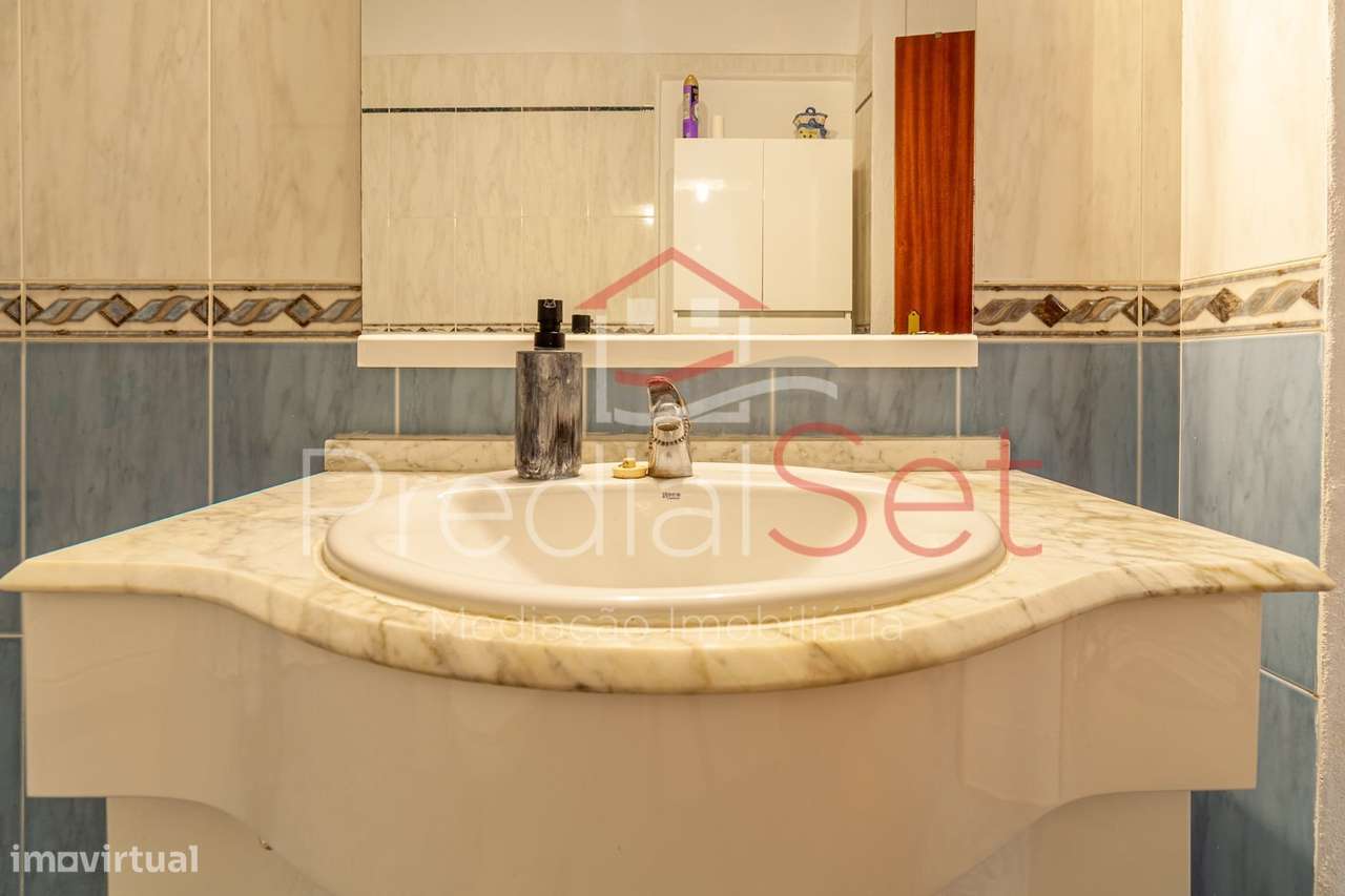 Moradia T4 em Quintinha - Palmela-47