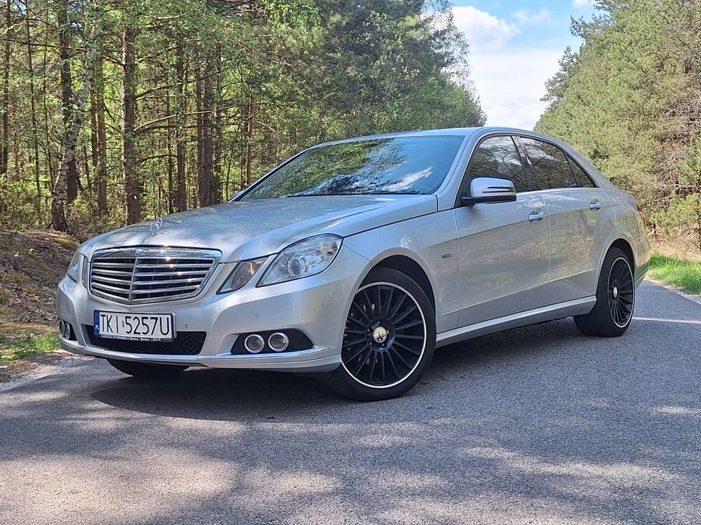 Mercedes-Benz E W212/W207 200 CGI BlueEFFICIENCY 7G-TRONIC Elegance 2009