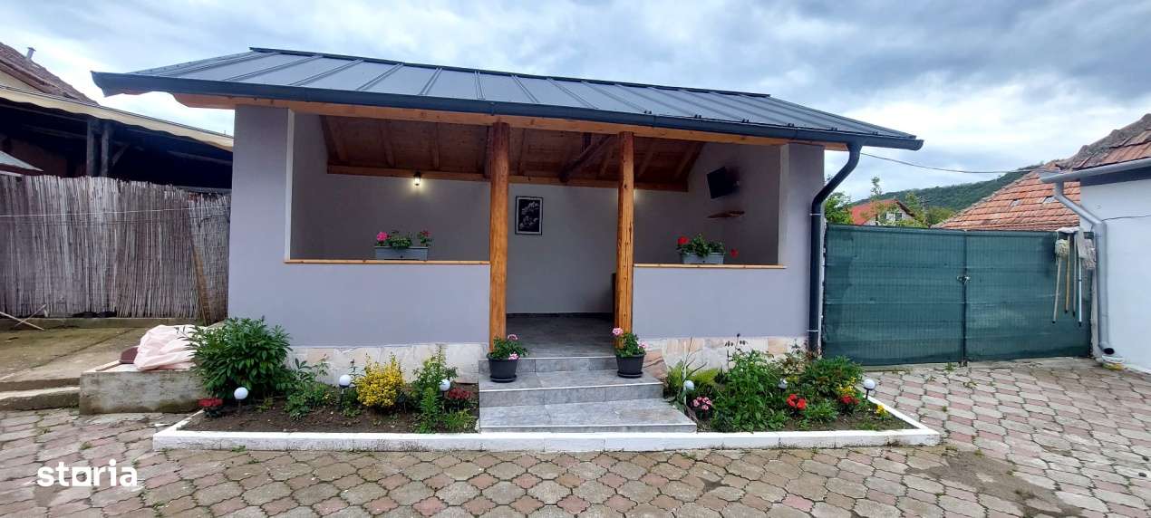 Vila cu 7 camere cu suprafata utila de 404mp spre vanzare in Seica Mar - Imagine principală: 2/19