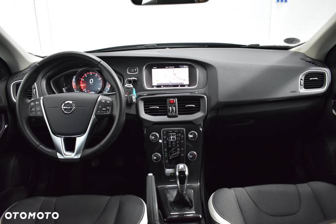 Volvo V40 T2 Summum - 21