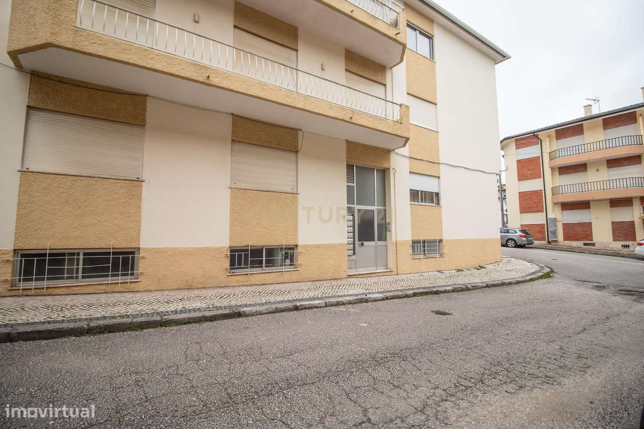 Garagem com 98,5 m² em Buarcos – Espaço Independente e Privativo - Grande imagem: 2/22