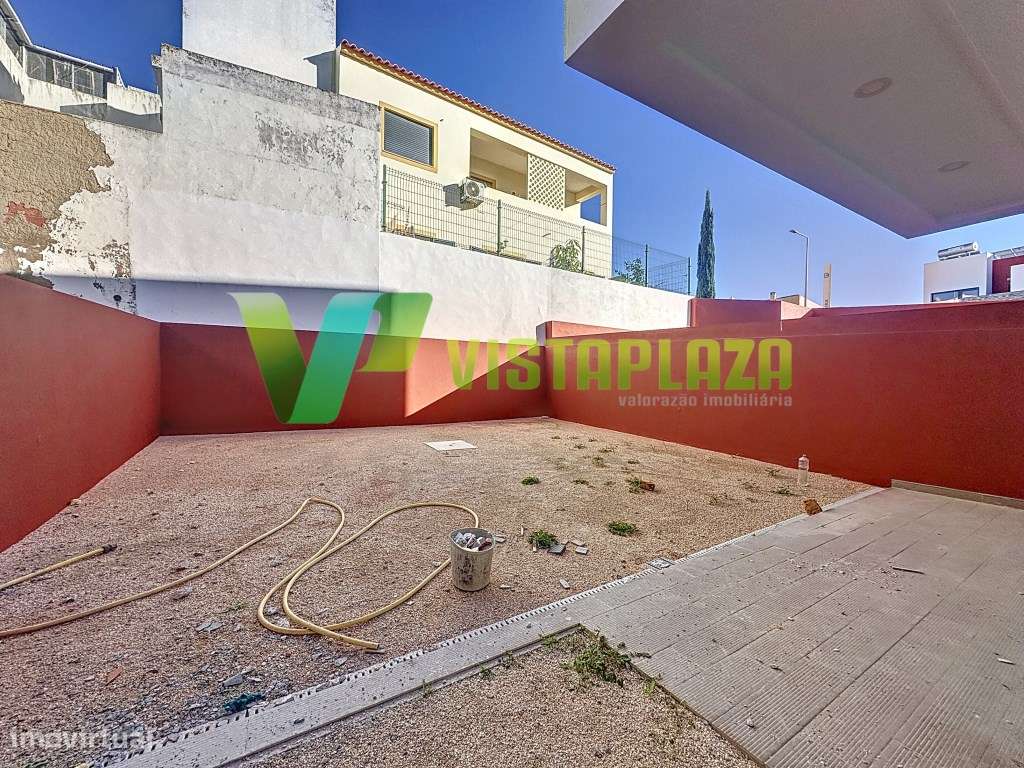 Moradia Geminada T3 Nova, excelente localização, Portimão - Grande imagem: 4/28