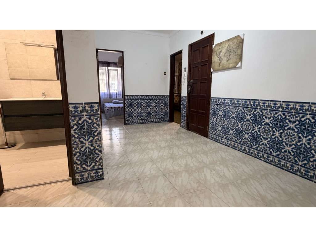Apartamento T2 em Rio de Mouro com bom estado de conservação e exce...-6