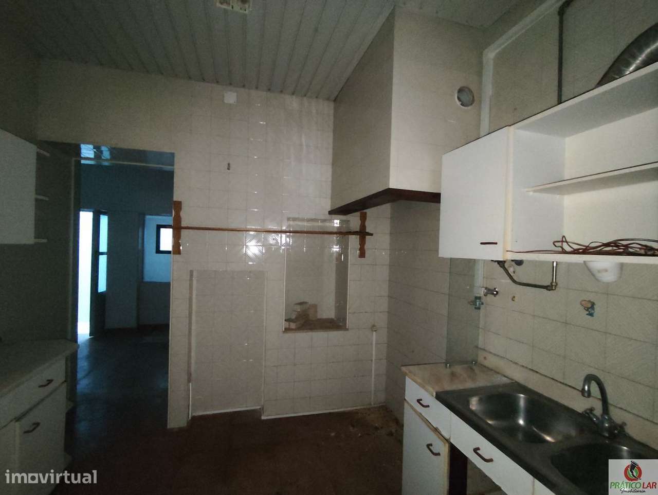 Moradia para restauro no centro na Zona Histórica de Vera Cruz-26