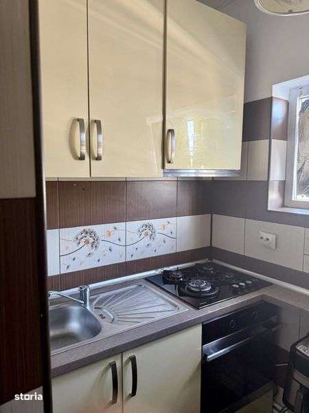 Vand ap decomandat Pitesti, str Victoriei, mobilat, utilat 9/9 - Imagine principală: 4/5