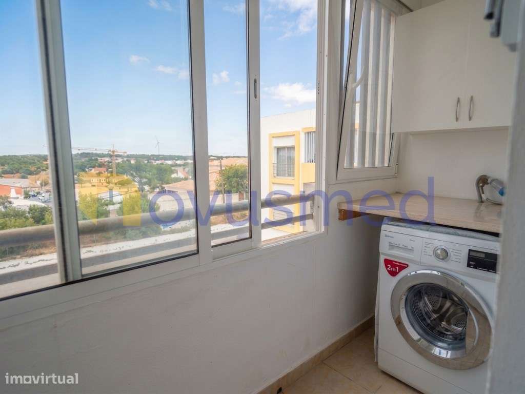 Apartamento T2 com Ar Condicionado nas Ferreiras-3