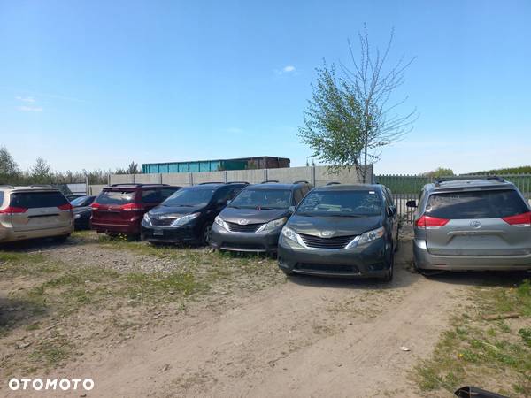 TOYOTA SIENNA 11-20 listwa progowa nakładka prawa 75851-08900 - 10