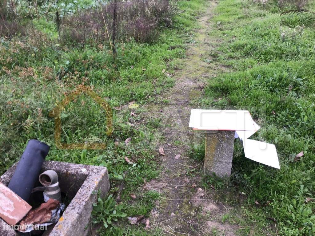 PRÉDIO A RECUPERAR de 2 pisos com a tipologia T3 + T3 - Grande imagem: 5/9