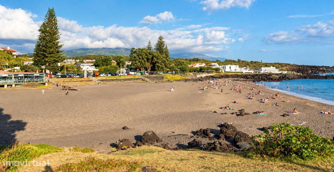 Moradia T5 com Garagem a 900 m da Praia do Pópulo-31