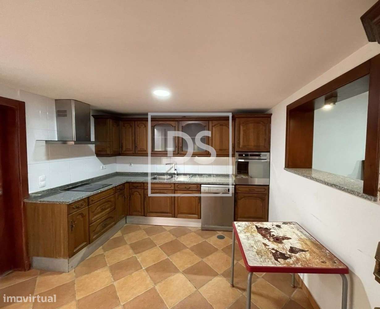 Moradia T2 com Jardim e Terraço: O Refúgio Perfeito em Ramalde (Com Re-7