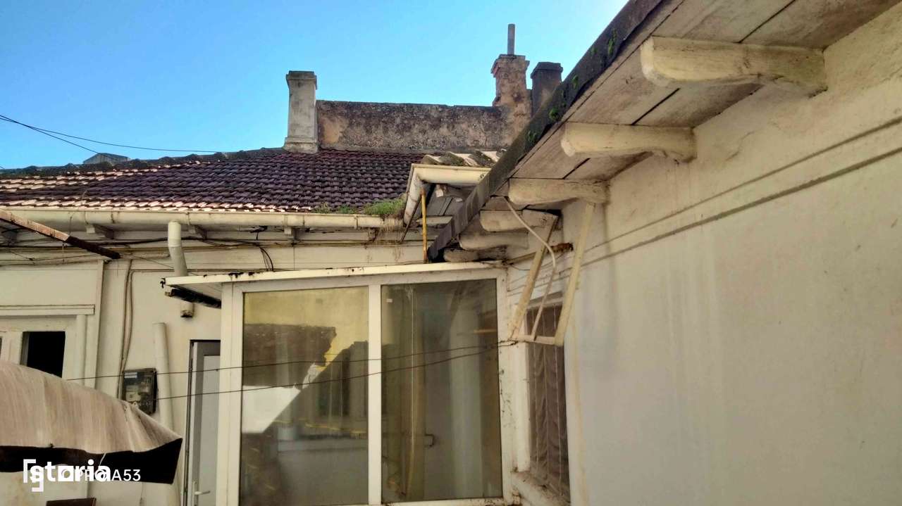 CASA CU TEREN SI SPATIU COMERCIAL - TROCADERO - Imagine principală: 5/6