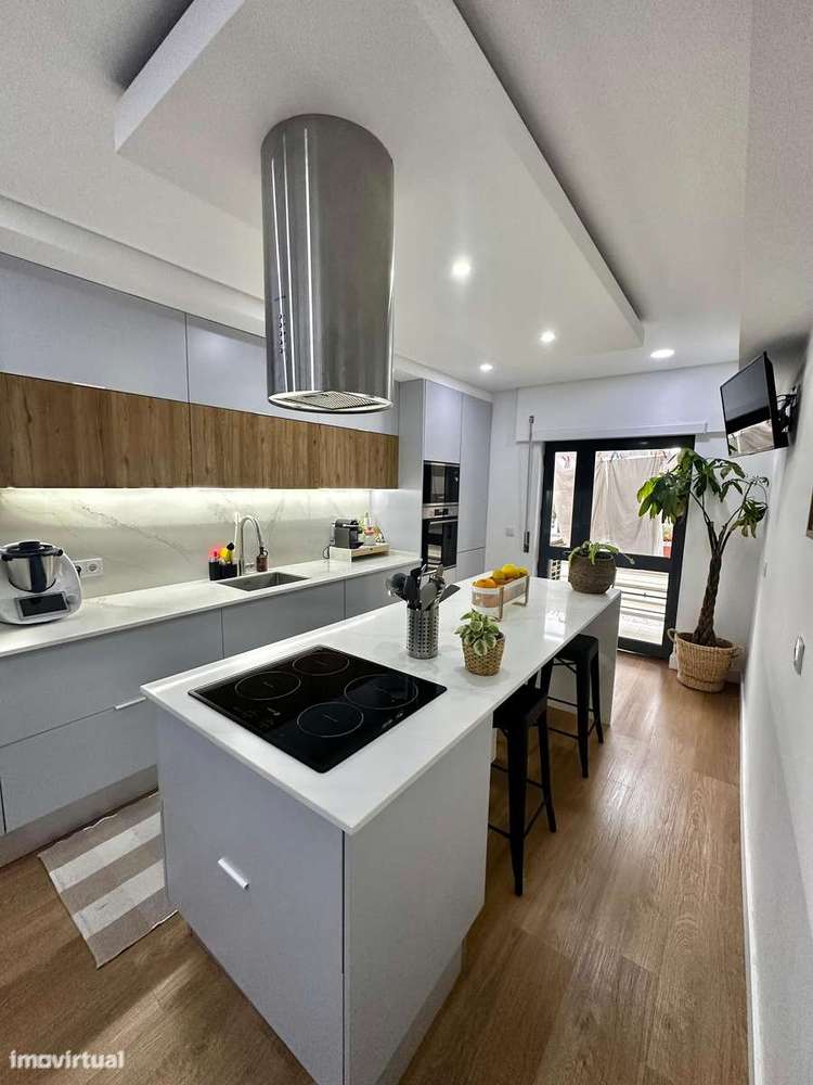 Apartamento T3 - Garagem + Arrecadação | Mobilado e Equipado |Barreiro - Grande imagem: 4/30