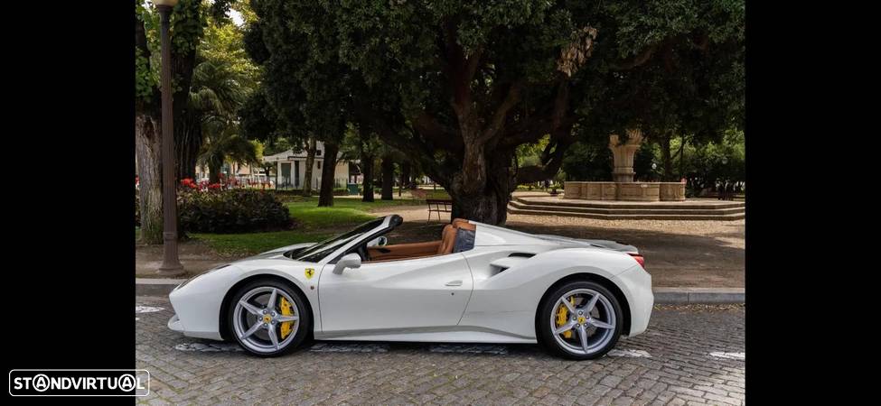 Ferrari 488 Spider - 17