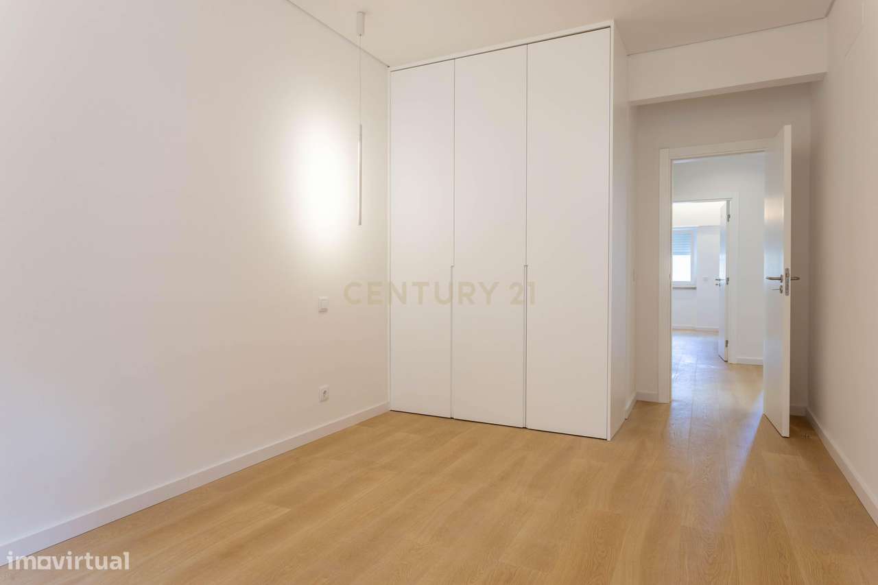 T2 Totalmente Remodelado | Rua da Senhora da Glória – Lisboa-3