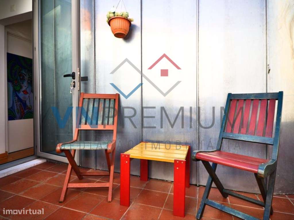 Charmoso Hostel a venda em Lisboa junto ao terminal dos Barcos de C...-19