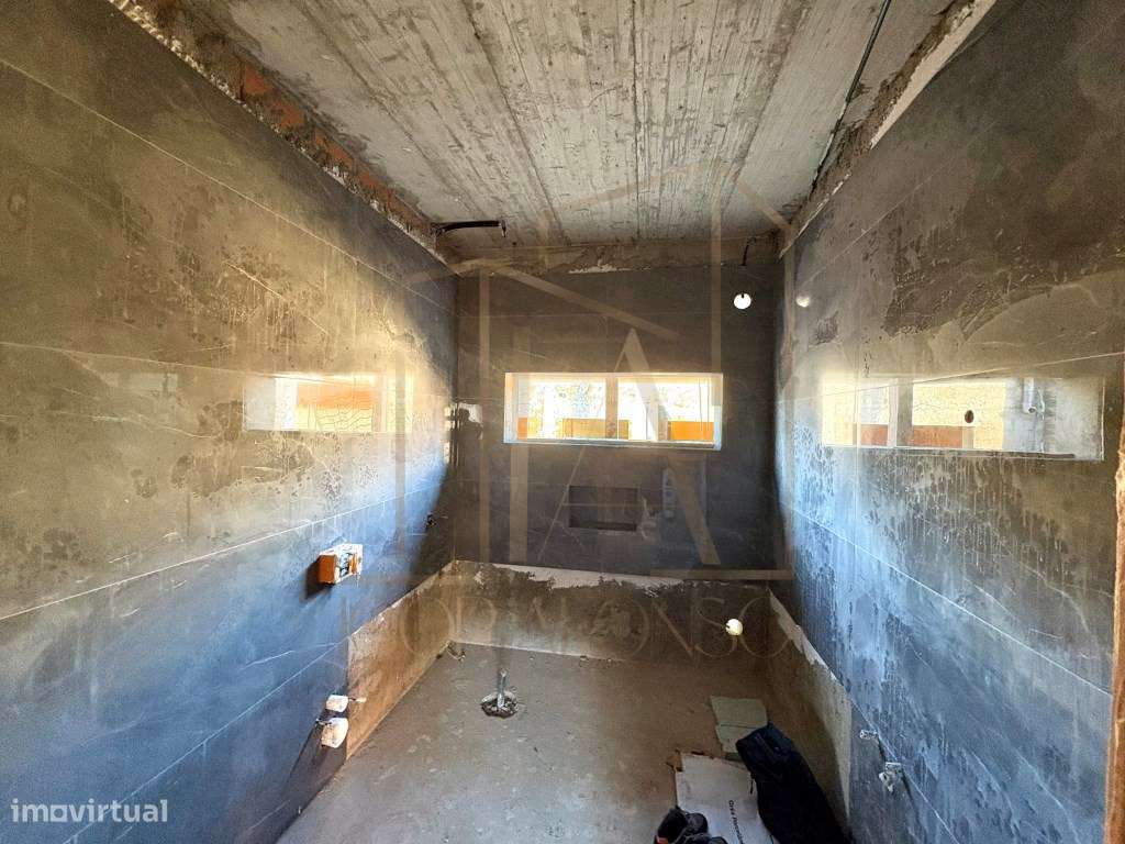 Moradia Independente T3 + 1 com 2 Suítes e piscina-20