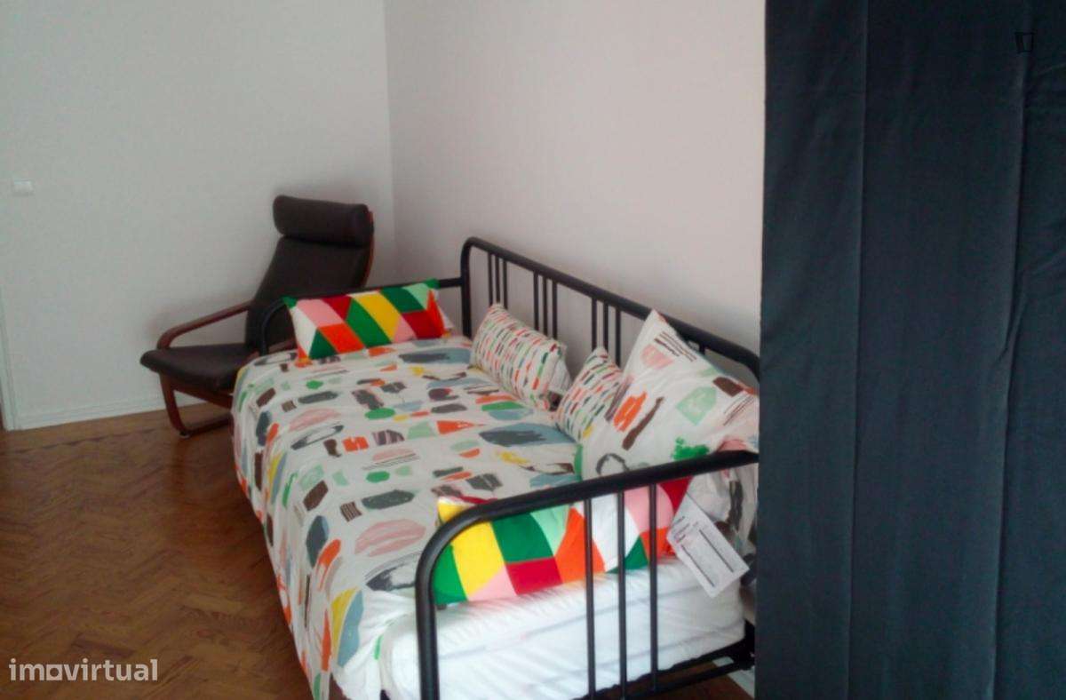 Quarto - localizado em Entrecampos Lisbon - Grande imagem: 5/6
