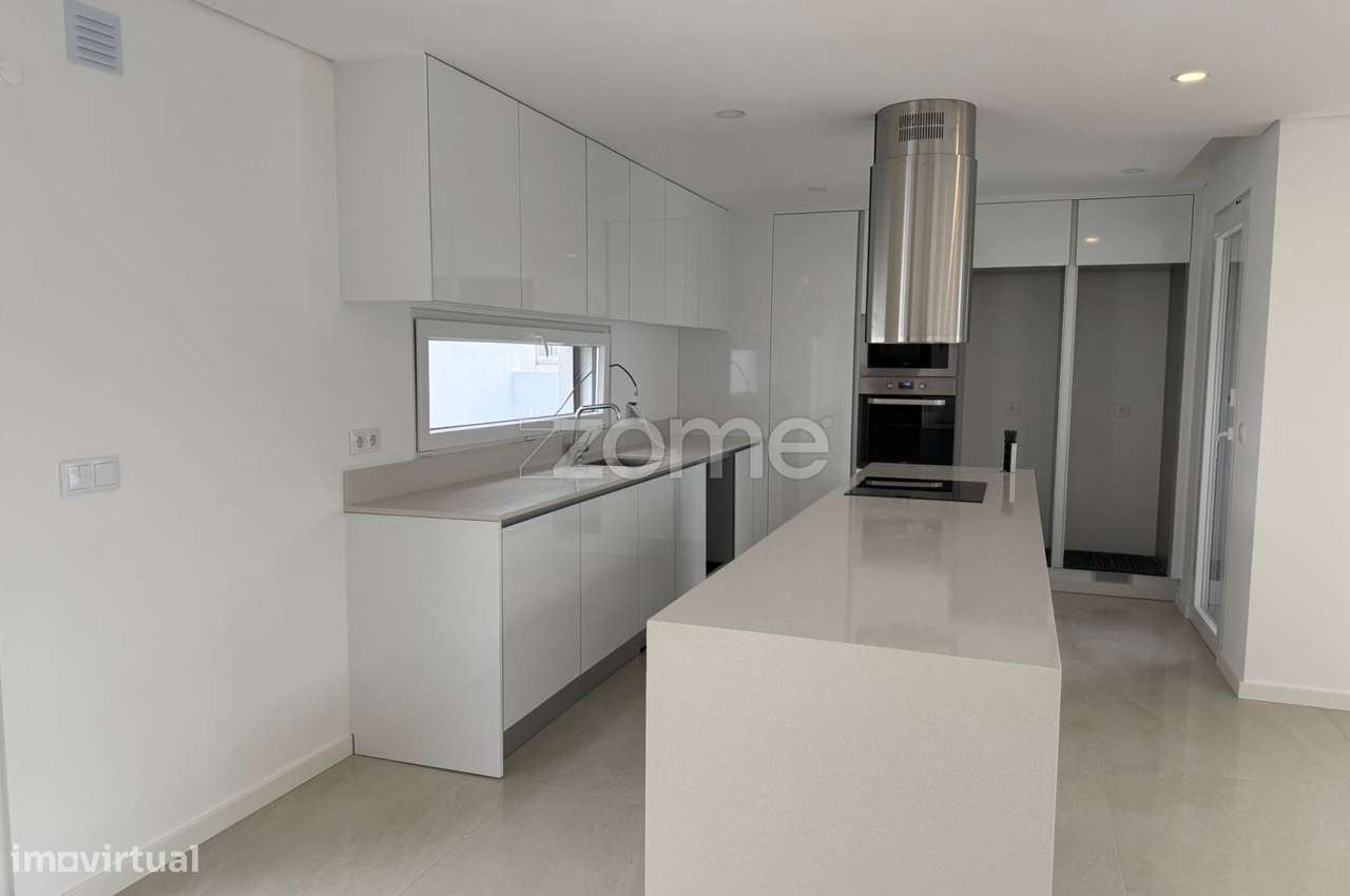 Moradia T4 com piscina - Grande imagem: 3/14