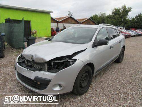 Renault Megane SW de 2011 para peças - 1