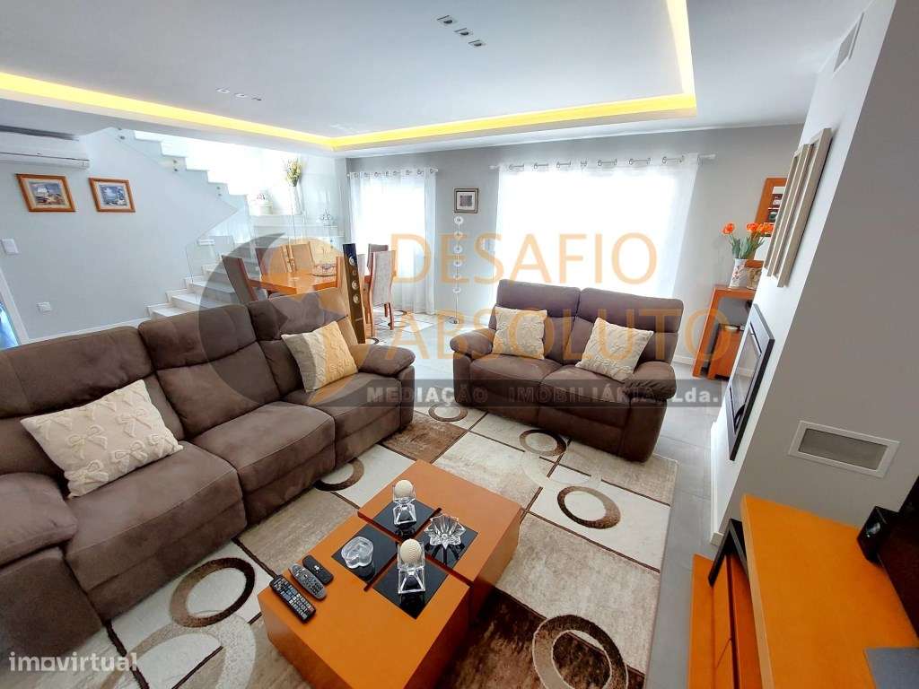 Moradia Geminada T4 + Anexo T0. Boa Água III - Quinta do Conde-9