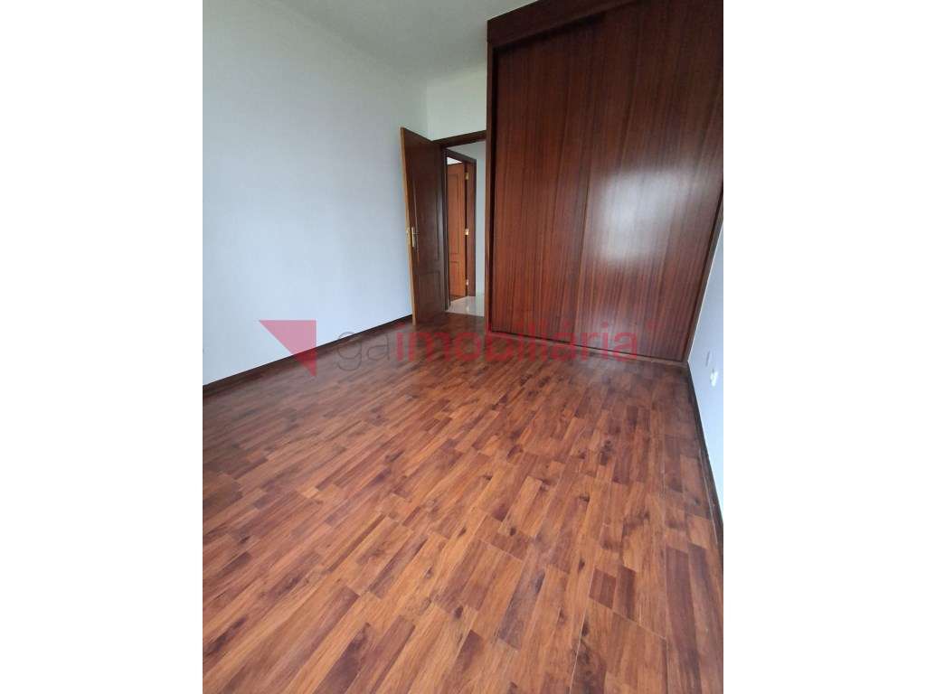 Apartamento T2+2 em Paredes, Alenquer-18
