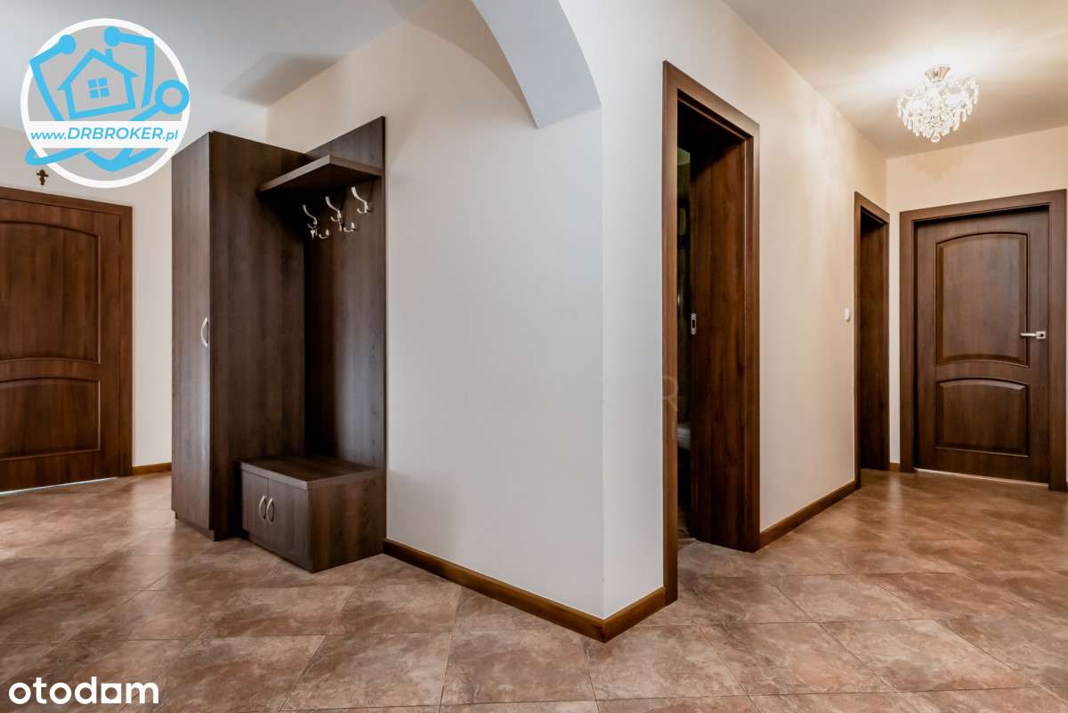 Dom z piękną działką i wolnostojącym garażem-13