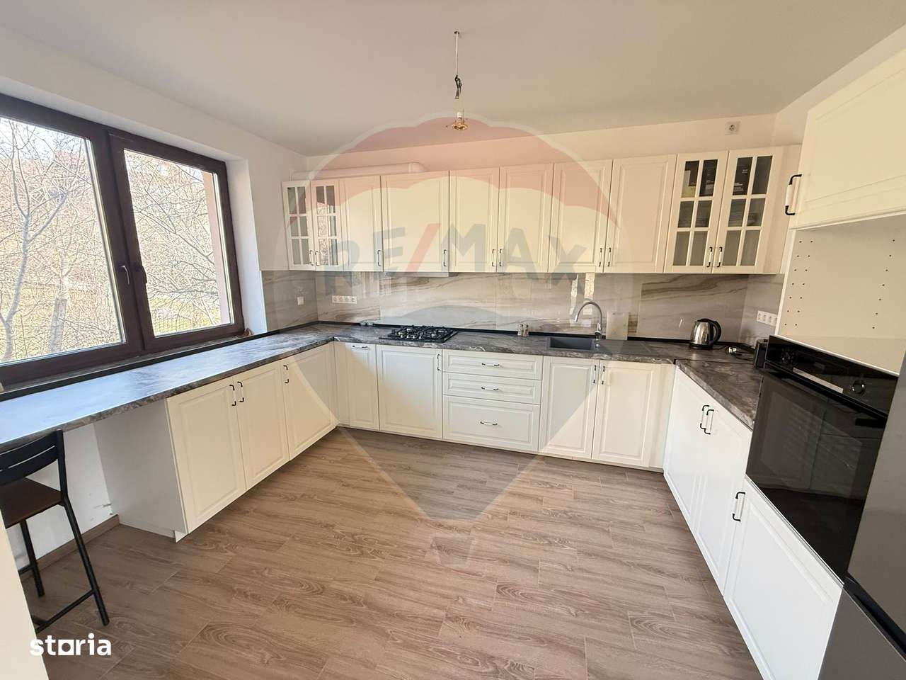 De vânzare Casă nouă cu 4 camere, teren 1190 mp Cartier Podgoria-4