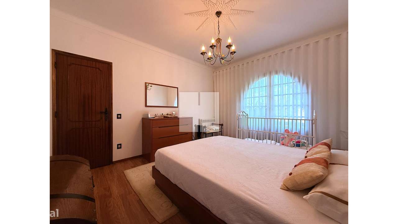 Moradia c/ Terreno e Jardim-39