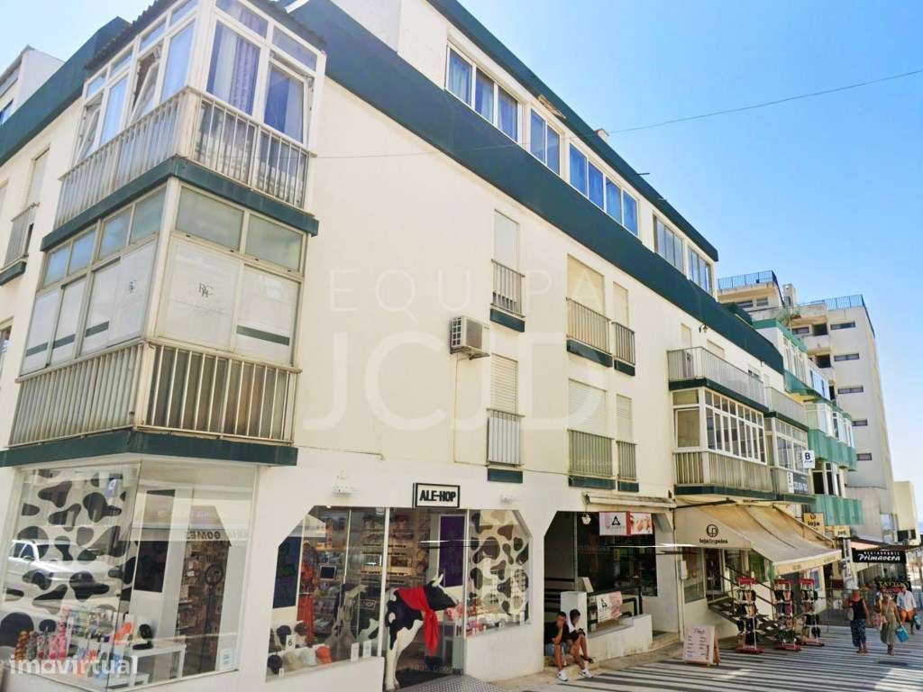 Apartamento T3 para Remodelação com Varanda e Vista Lateral para o ... - Grande imagem: 2/25