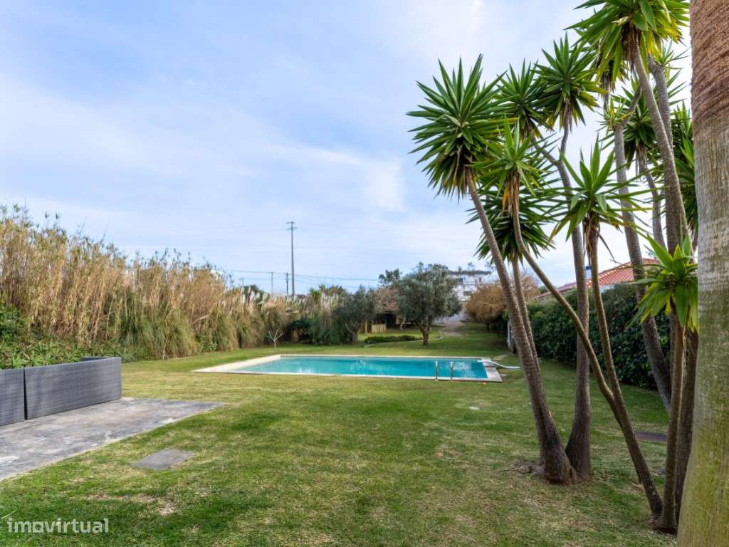 Fantástica moradia situada em Venda Nova- São Martinho do Porto-25