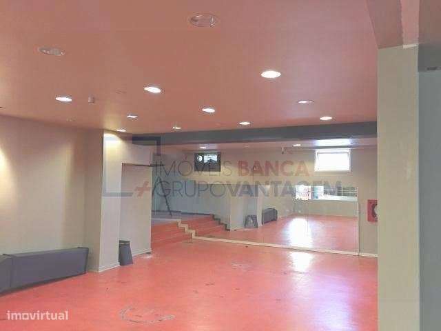 Comércio com 3361m2 em União Das Freguesias De Aldoar, Foz Do Douro... - Grande imagem: 4/10