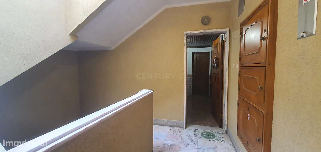 Apartamento T2+1 com parqueamento e Vista desafogada em Odivelas, Lisb-25