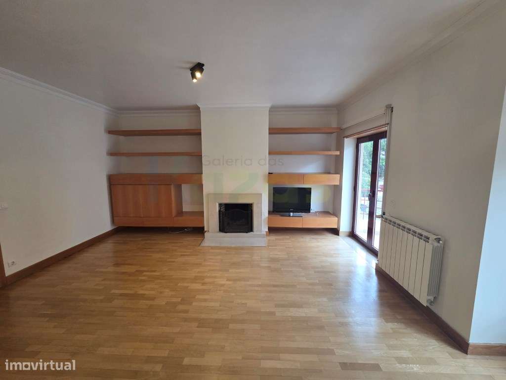 T3 com estacionamento - Zona Premium de Leiria, junto ao Seminário,...-1