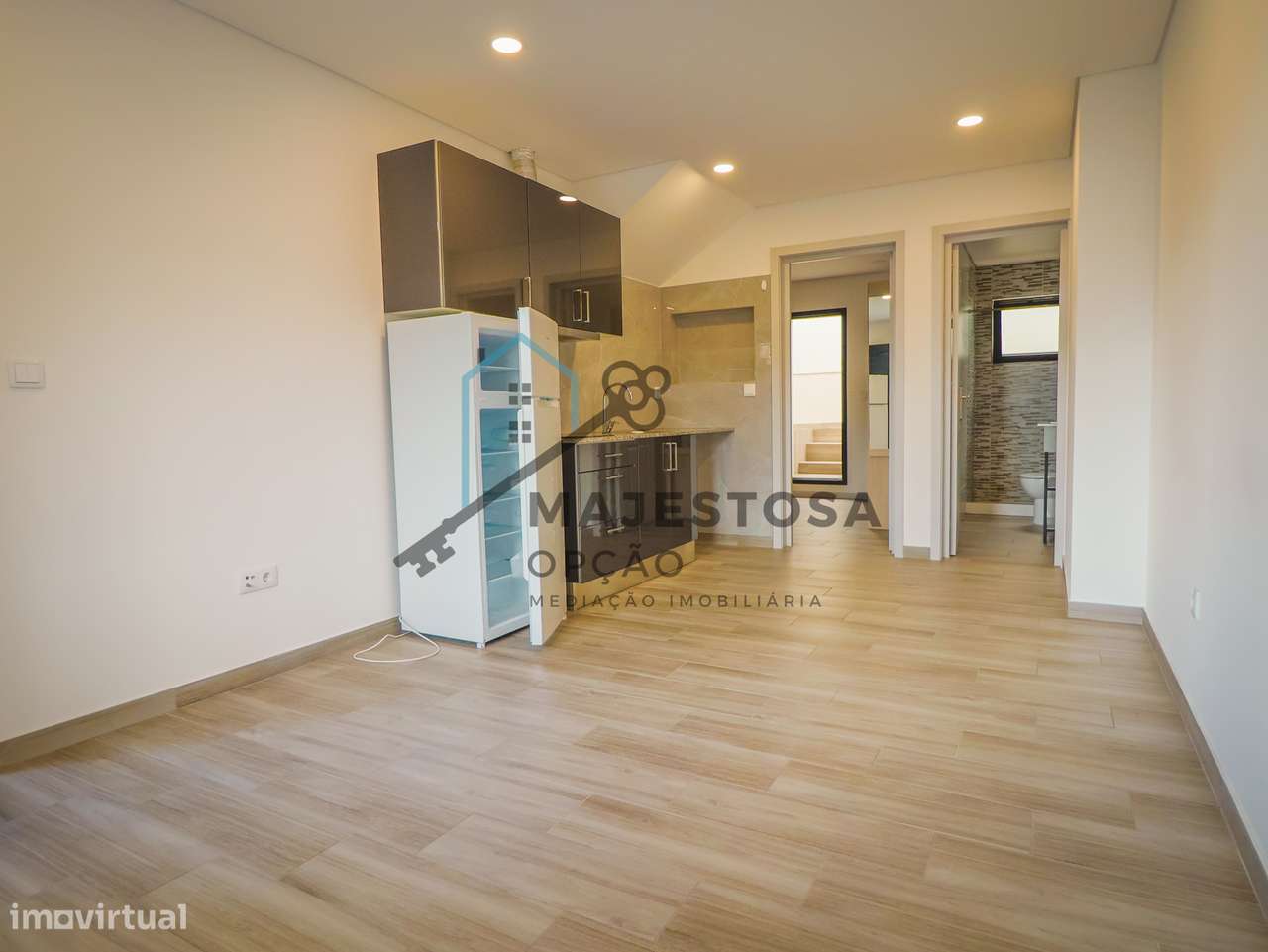 Moradia com 4 Apartamentos T1 — Gualtar, Braga-14