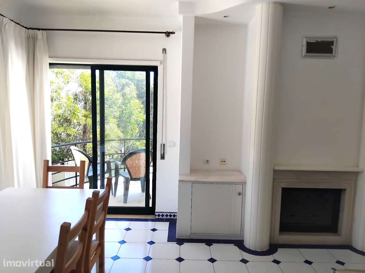 Exclusivo T2 com vista mar na Meia Praia-7