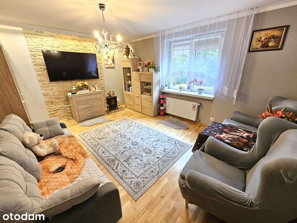 Rozkładowe, ustawne i jasne mieszkanie.-0