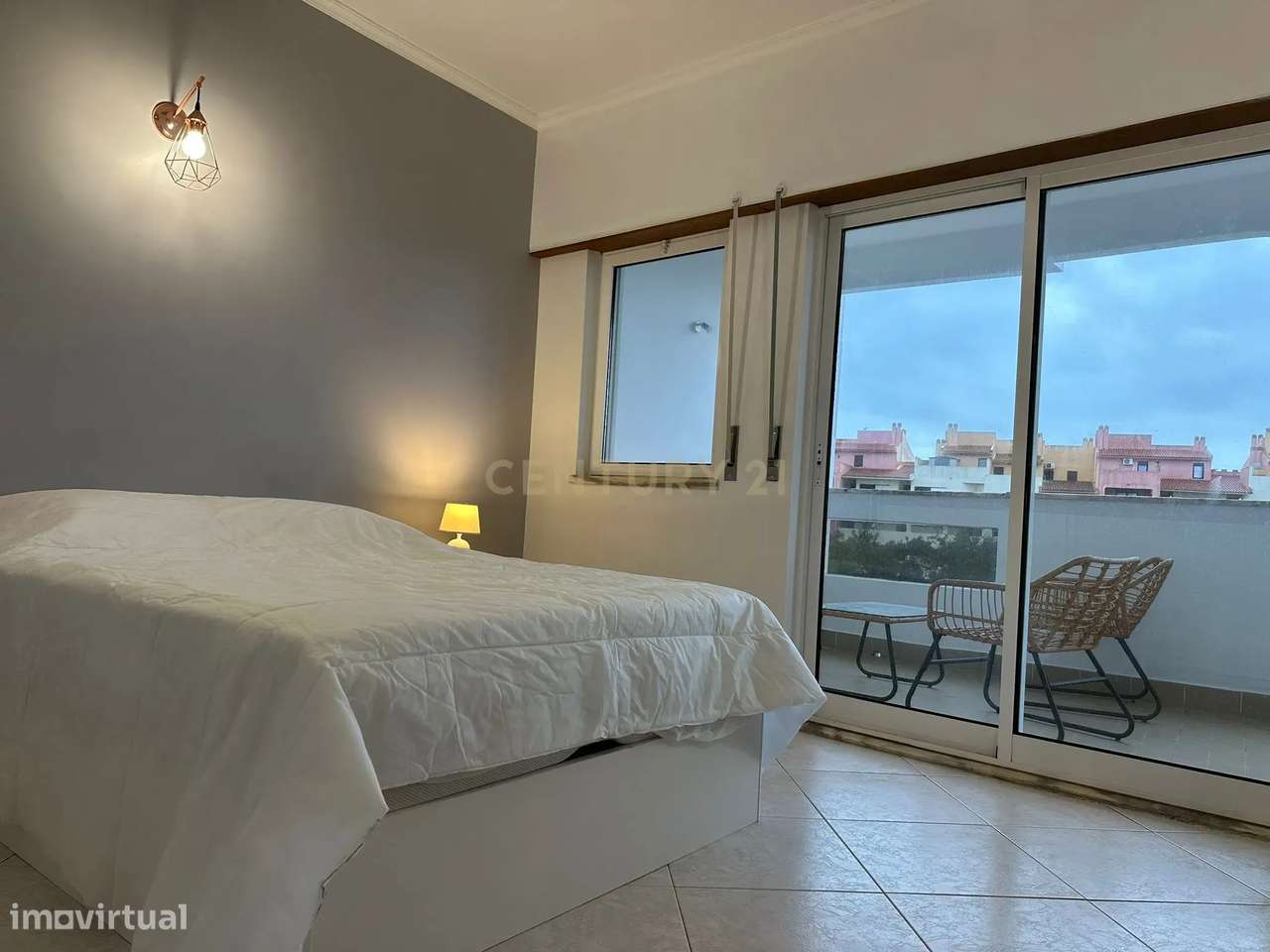 Magnífico apartamento T2 com Piscina e vista mar no coração de Albufei-12