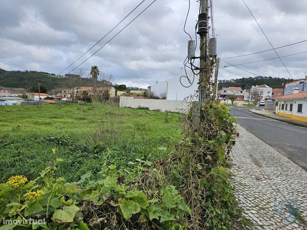 Terreno em Leiria de 2594,00 m2