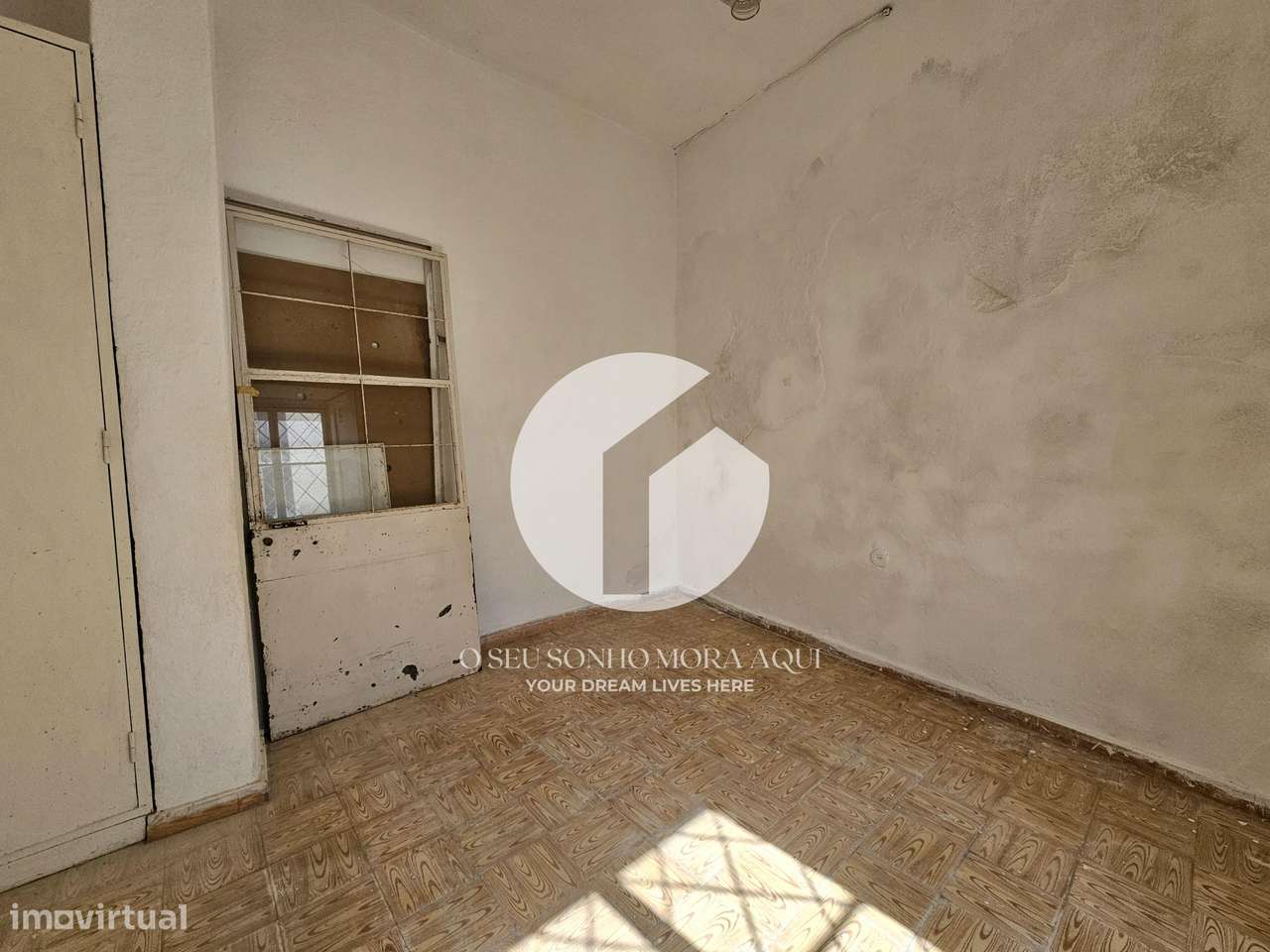 Moradia T5 com pisos independentes em Estoi-10