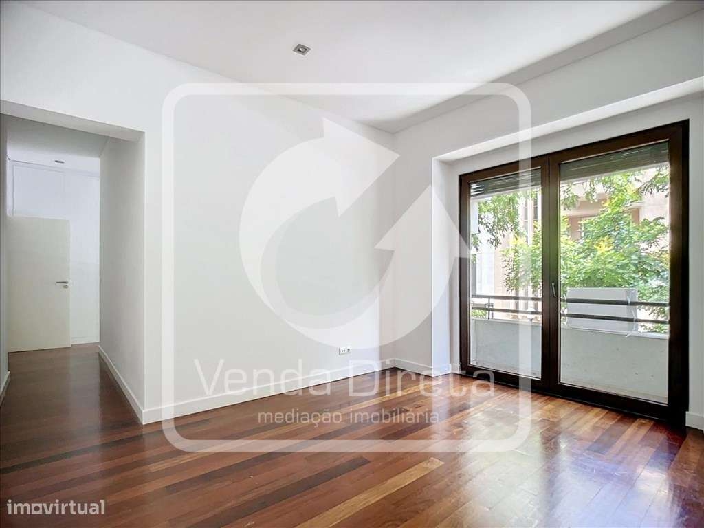 Apartamento T4 com varanda e 257 m² nas Avenidas Novas Elegância, E...-21