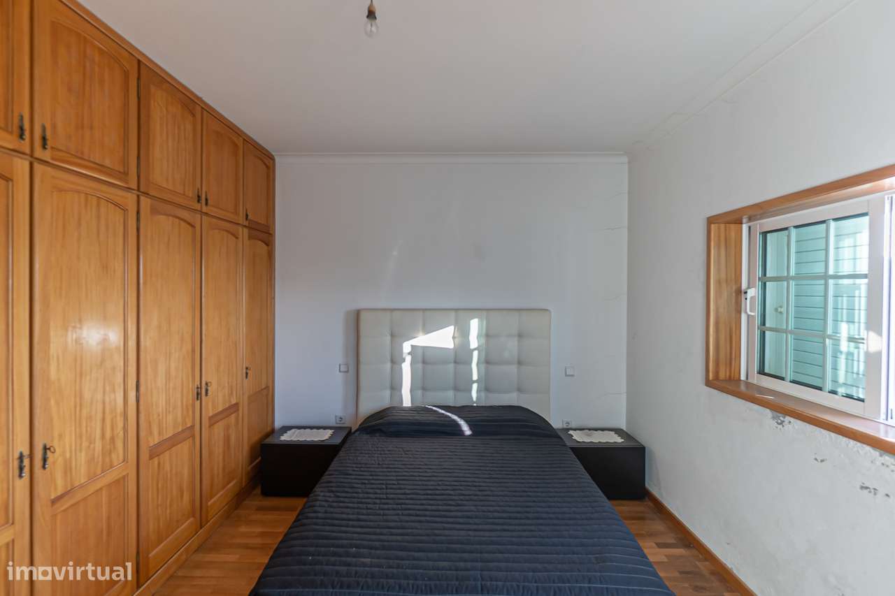 Moradia independente no centro de Alpendurada-3